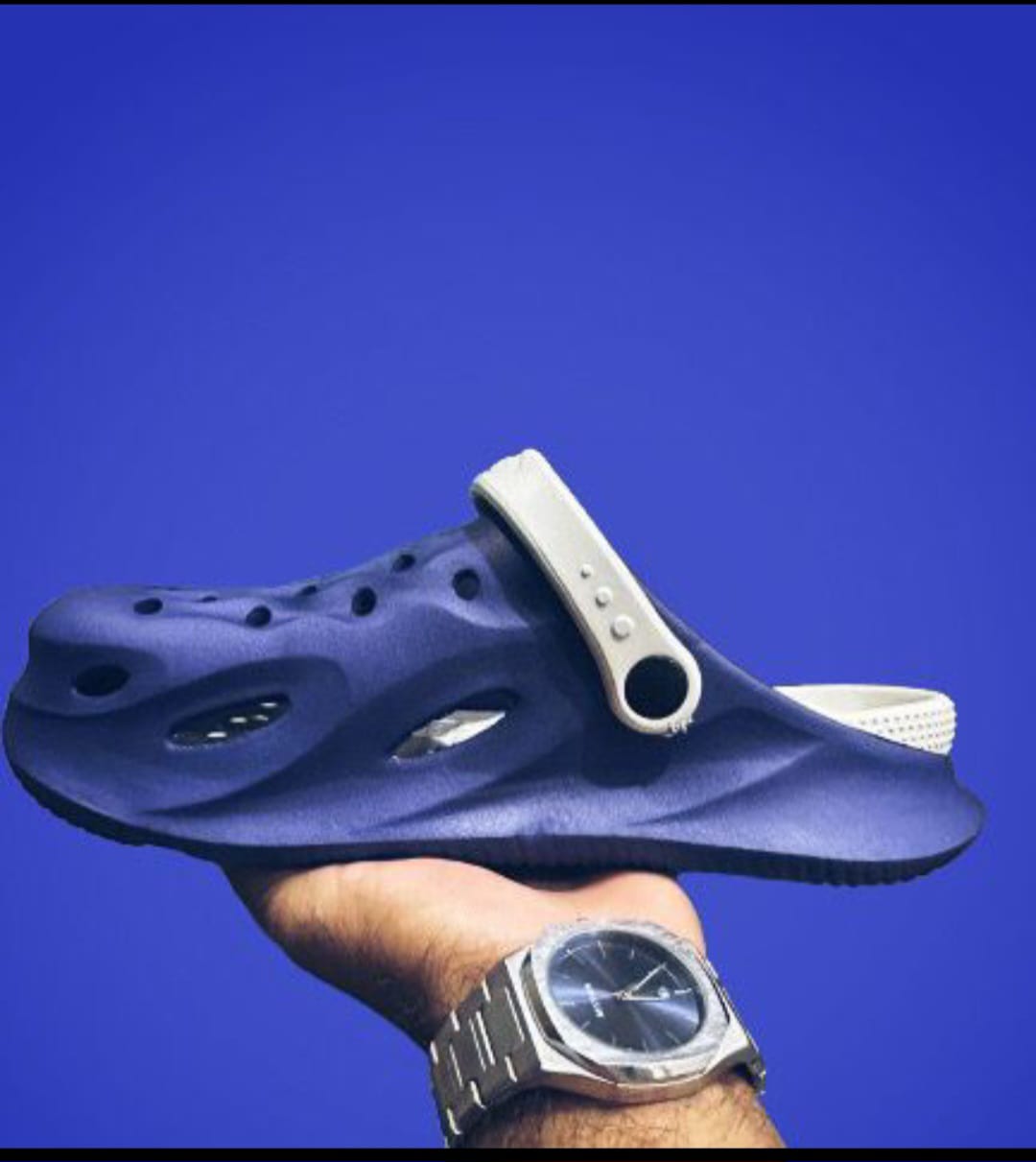 Unisex Lightweight Crocs Shoes - Comfortable Slip-On Clogs for Men & Women - Casual, Breathable, Anti-Slip Sandals - Image 3